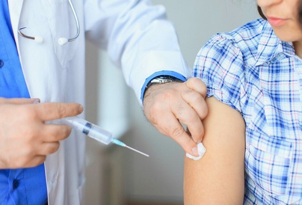 Bệnh nhân nhiễm HIV có nên tiêm vắc-xin không?